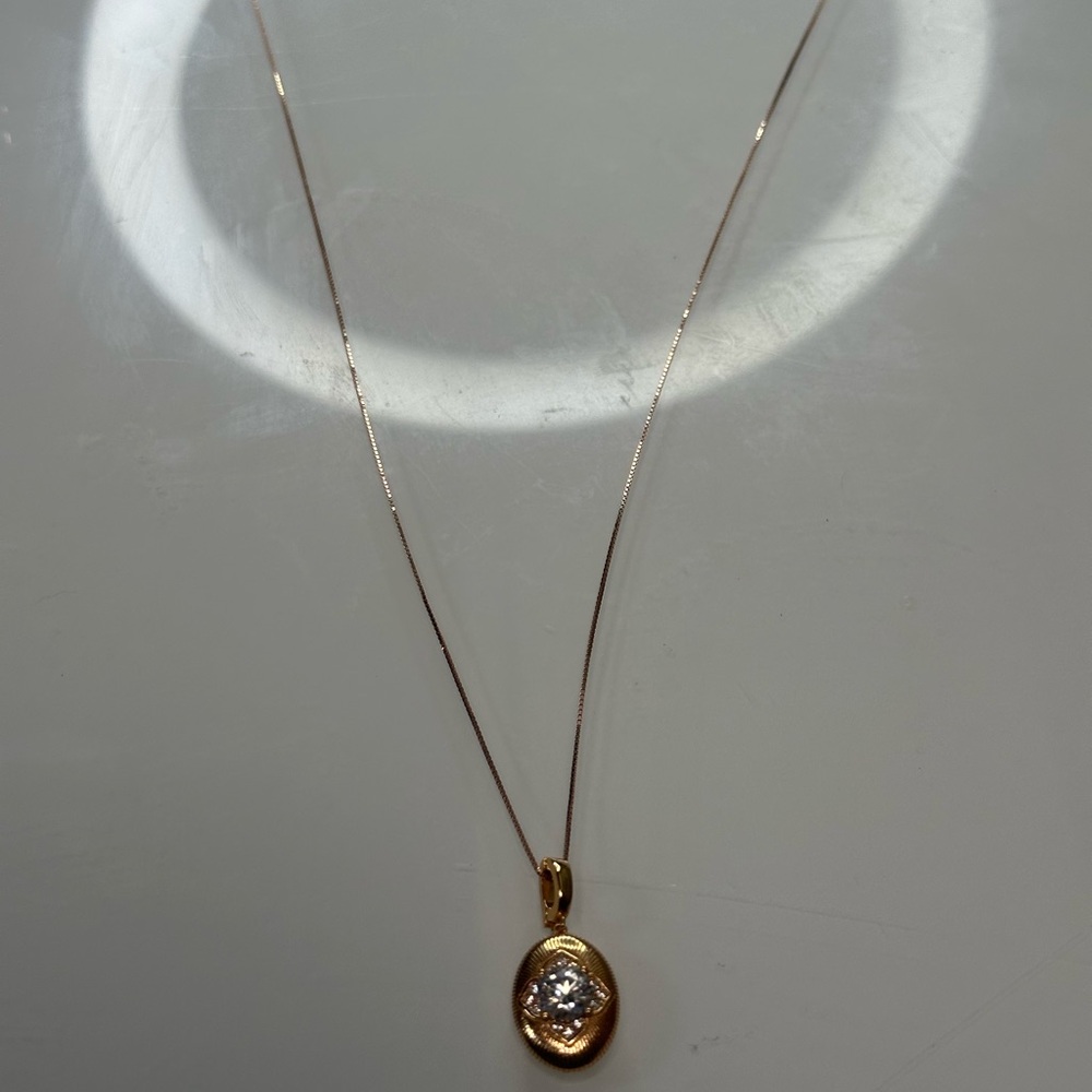 18k Gold moissanite pendant 18” necklace. New - Picture 4 of 4